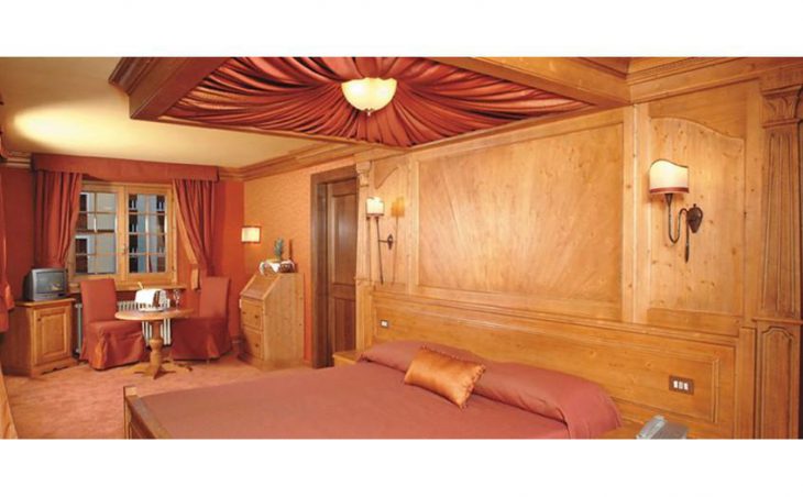 Hotel Punta Maquignaz, Cervinia, Double Bedroom